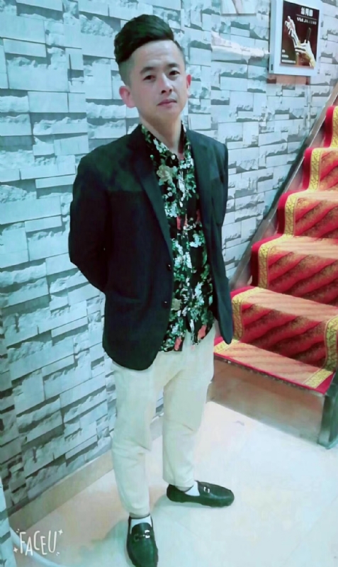 男人三十而立的第一张照片--渭南相亲服务中心