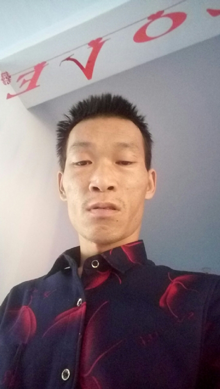 向阳的第一张照片--渭南相亲服务中心