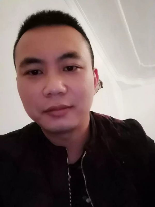 喜闻香气的第一张照片--渭南相亲服务中心