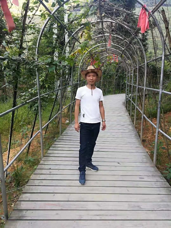 蓝天的第一张照片--渭南相亲服务中心