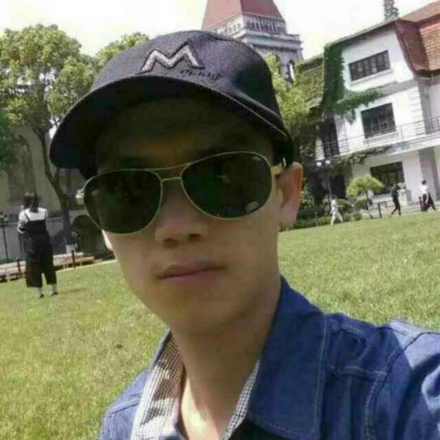 龙小华的第一张照片--渭南相亲服务中心