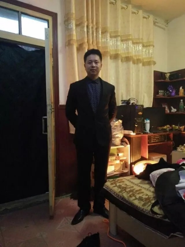 亮亮的第一张照片--渭南相亲服务中心