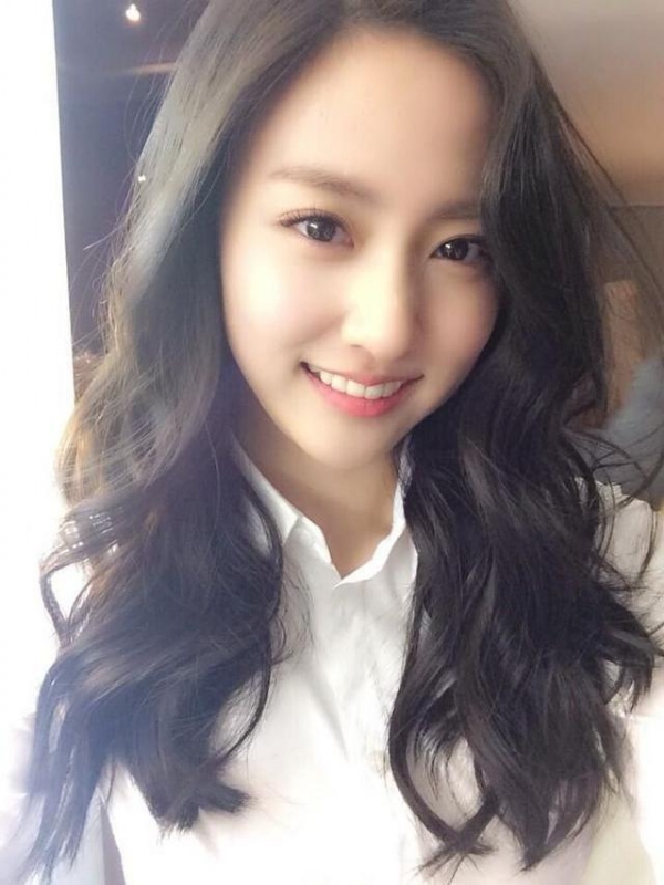 等爱的易微的第一张照片--渭南相亲服务中心