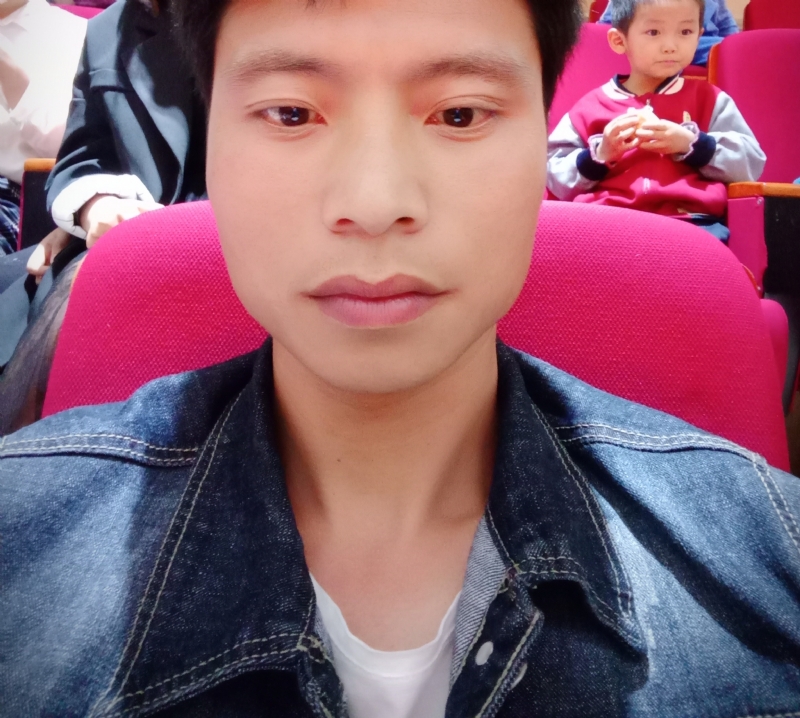 奋斗青年的第一张照片--渭南相亲服务中心