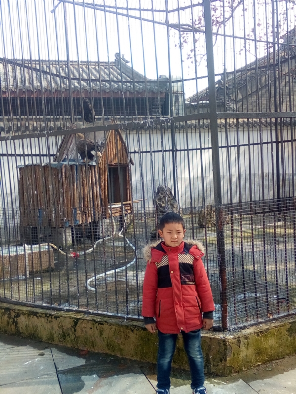 山高人伟峰的第一张照片--渭南相亲服务中心