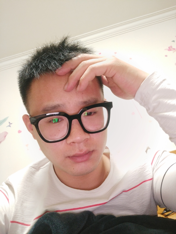 华灯初上的夜晚的第一张照片--渭南相亲服务中心