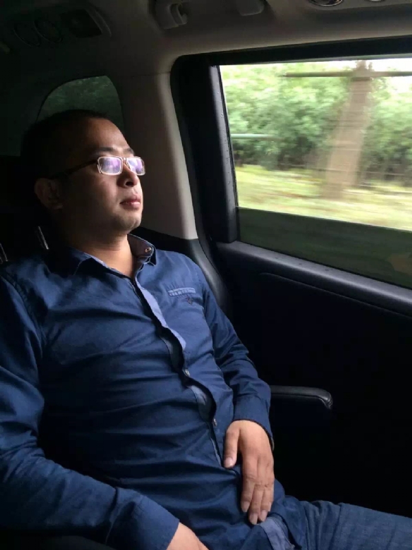 世界那么大的第三张照片--渭南相亲服务中心