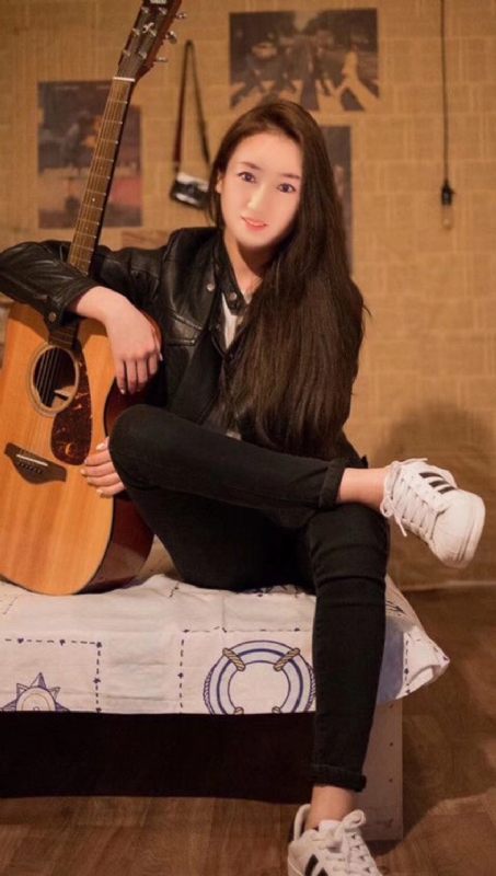 水中月的第一张照片--渭南相亲服务中心