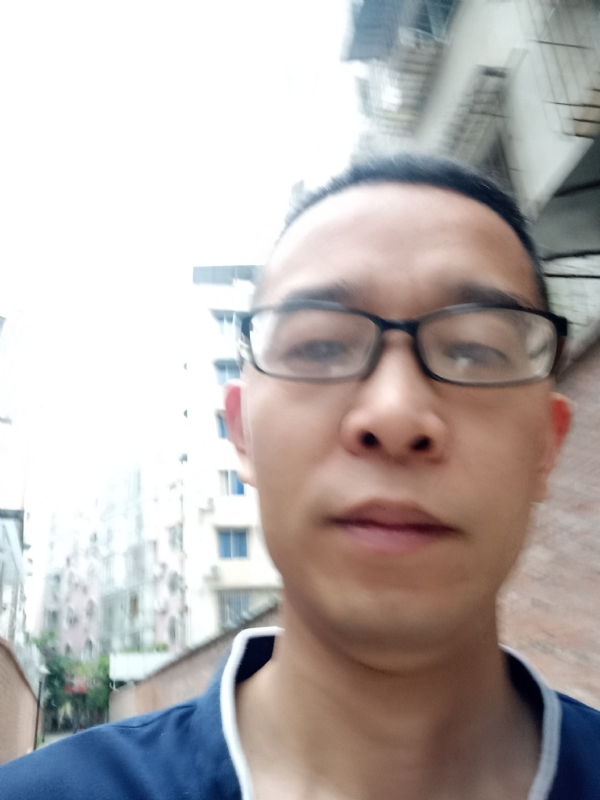 眼镜的第一张照片--渭南相亲服务中心