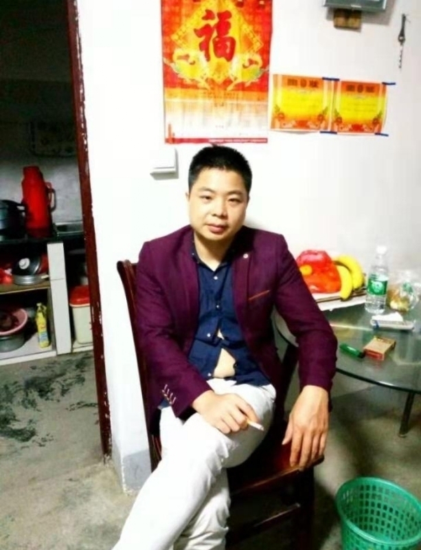 蓝色的微笑的第一张照片--渭南相亲服务中心