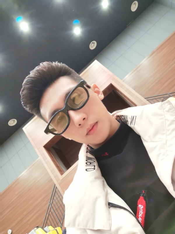 少年已不在年少的第一张照片--渭南相亲服务中心