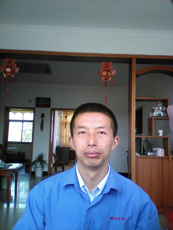 红玫瑰的第一张照片--渭南相亲服务中心