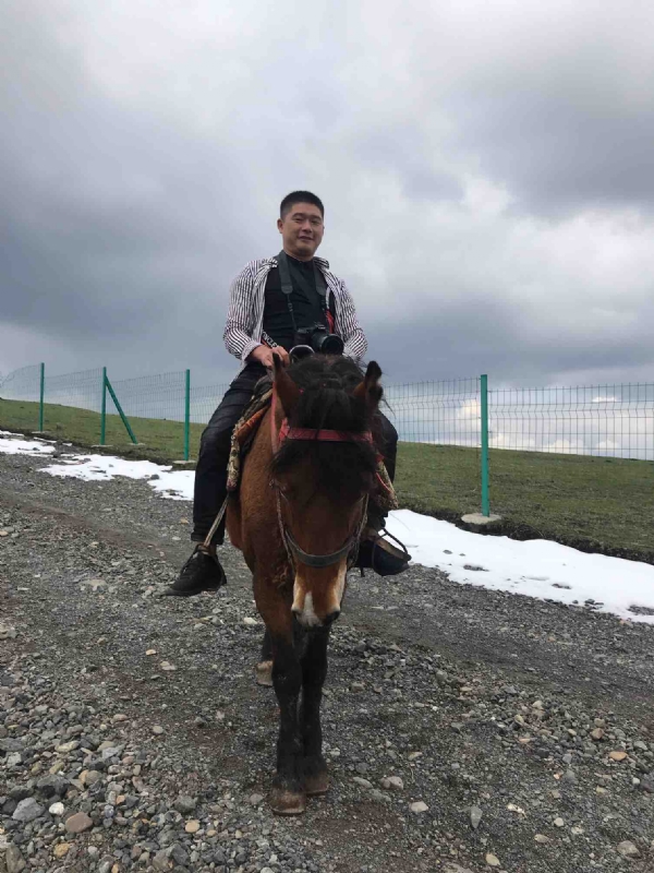 一个人的第一张照片--渭南相亲服务中心