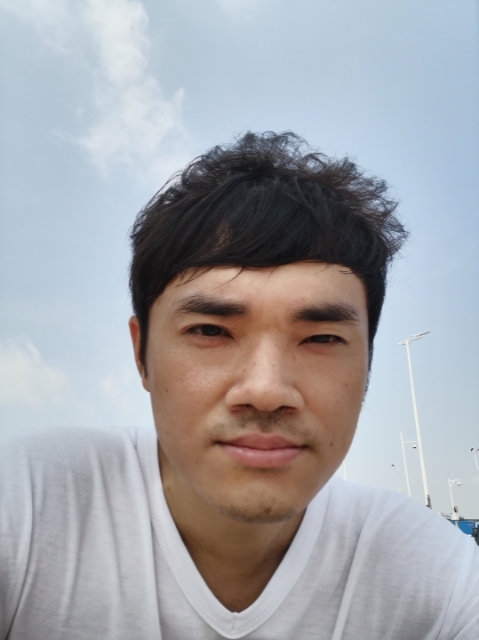 老实人的第一张照片--渭南相亲服务中心