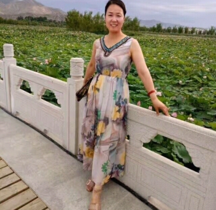 红叶的第一张照片--渭南相亲服务中心