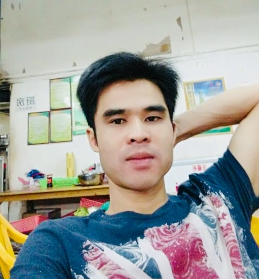 Huang的第一张照片--渭南相亲服务中心