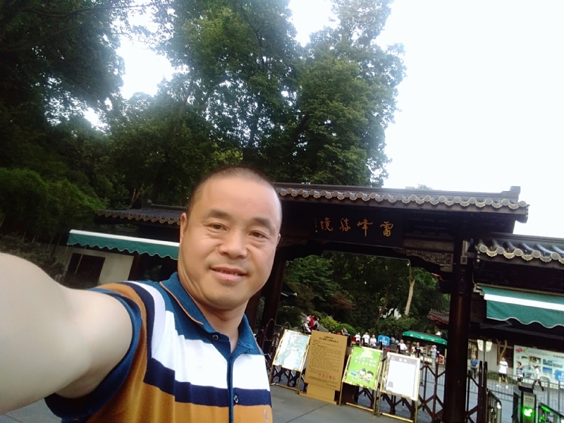 夏雨晨紫的第一张照片--渭南相亲服务中心