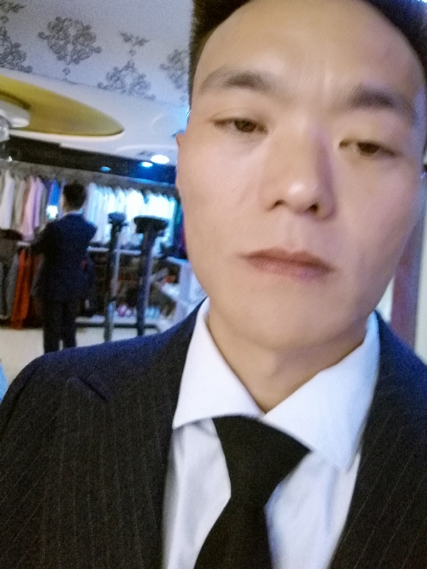 醉酒的蝴蝶的第二张照片--渭南相亲服务中心