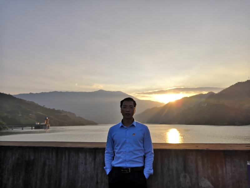 庸人自扰的第一张照片--渭南相亲服务中心