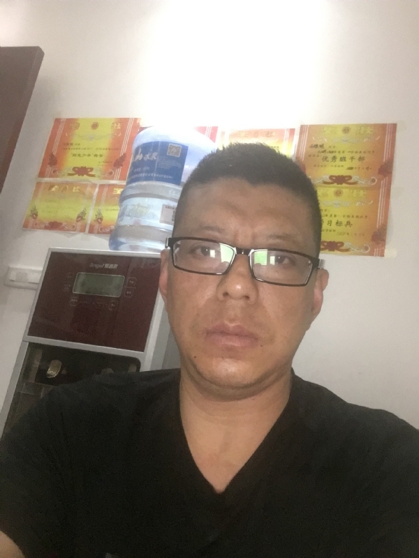 牵手的第二张照片--渭南相亲服务中心