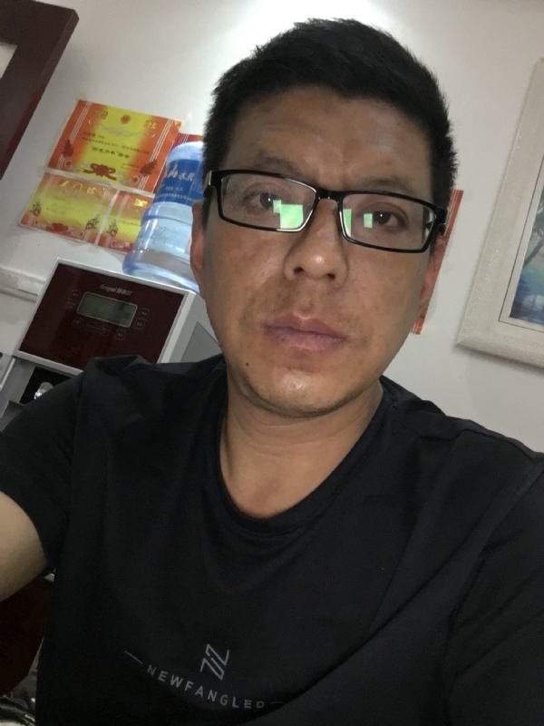 牵手的第三张照片--渭南相亲服务中心