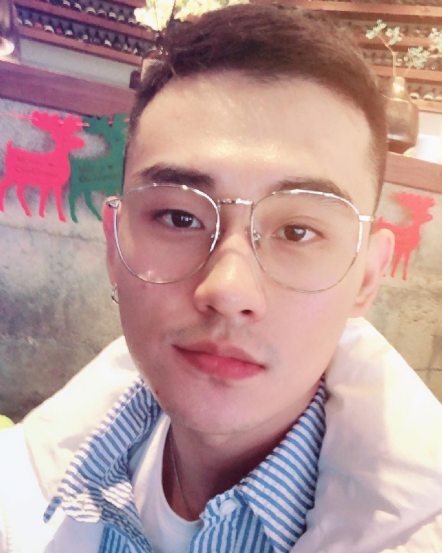 胡强很孤单的第一张照片--渭南相亲服务中心