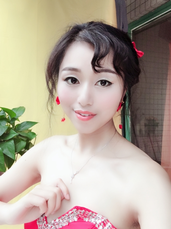 薇薇的第一张照片--渭南相亲服务中心
