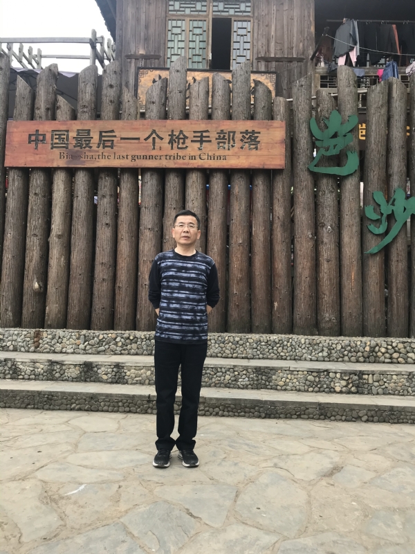 屯里的富豪的第一张照片--渭南相亲服务中心