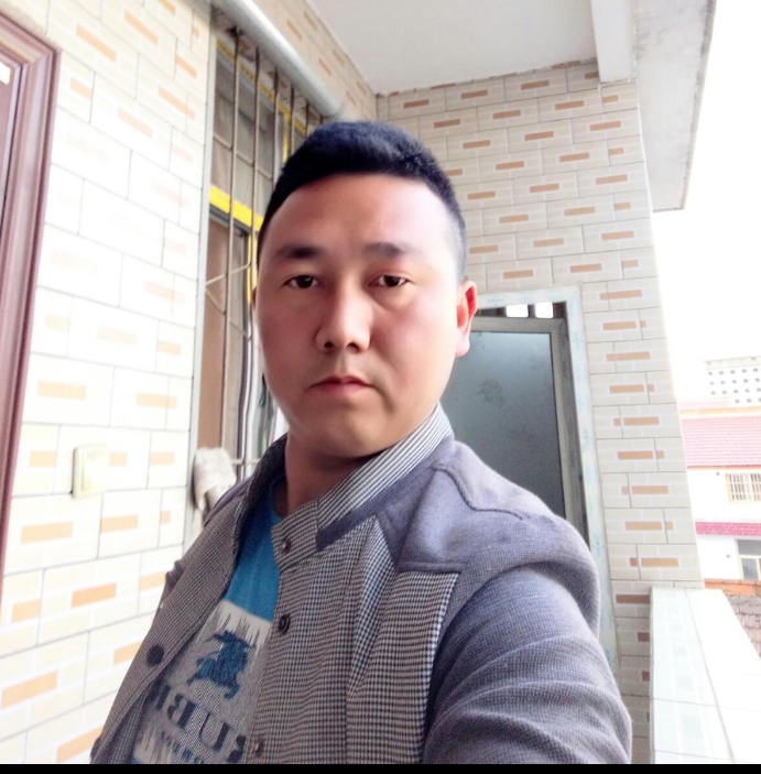 帅帅的大叔的第一张照片--渭南相亲服务中心