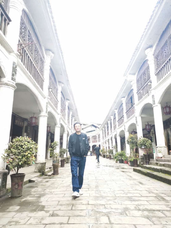 斌哥哥的第一张照片--渭南相亲服务中心