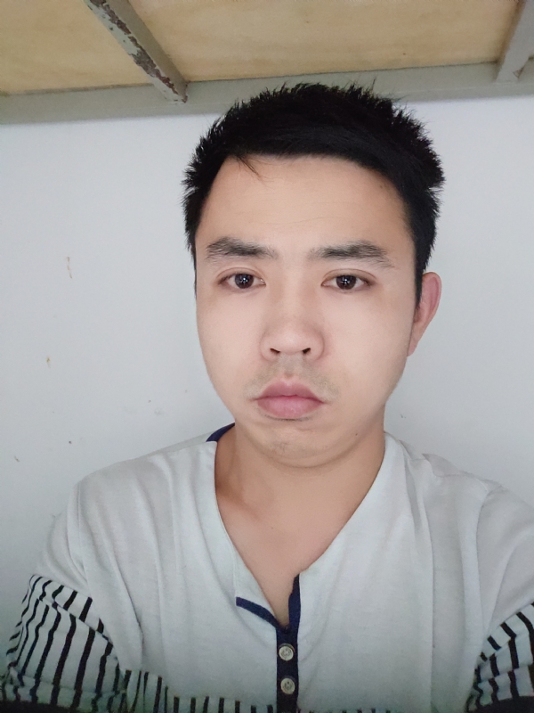 老男孩的第一张照片--渭南相亲服务中心