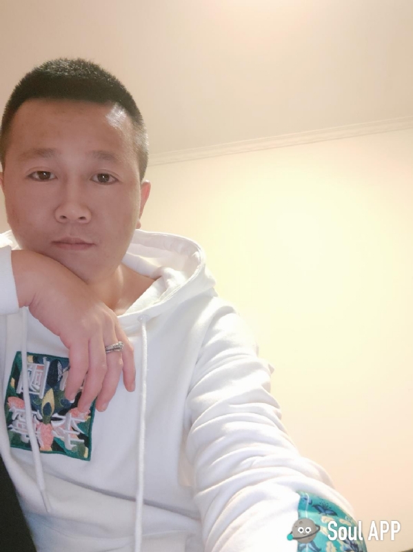 Away的第一张照片--渭南相亲服务中心