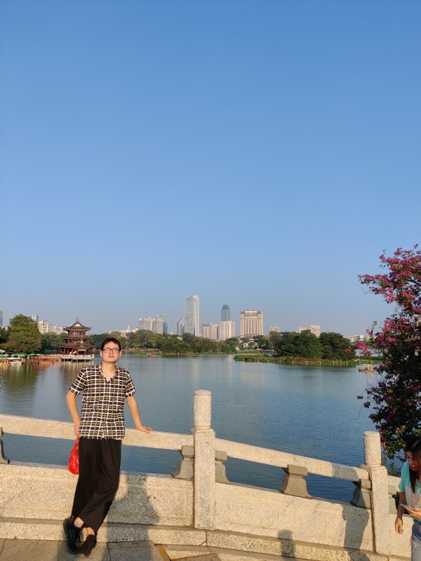 萍水相逢晏的第一张照片--渭南相亲服务中心