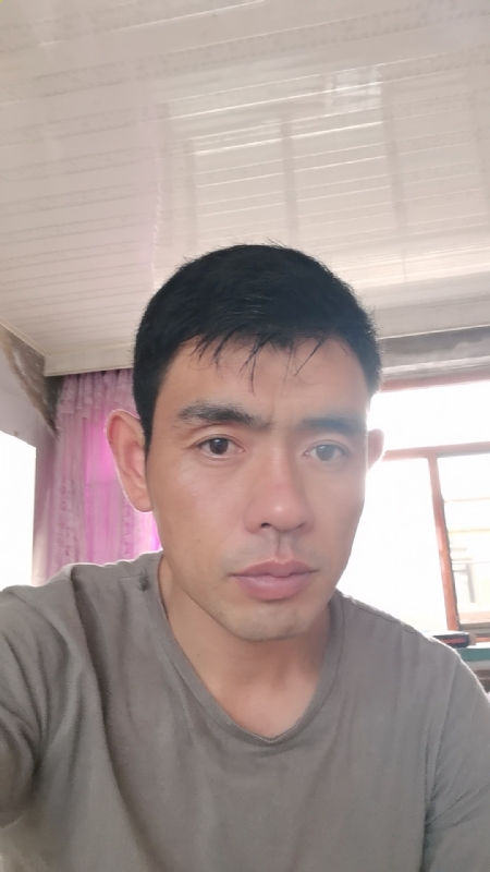 小草莓1981的第一张照片--渭南相亲服务中心