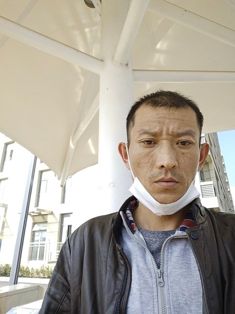 孤狼的第一张照片--渭南相亲服务中心