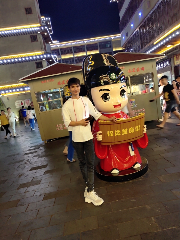 圆嘟嘟的瘦子的第一张照片--渭南相亲服务中心