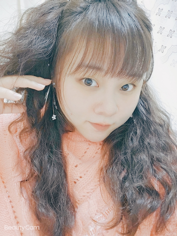 艾薇儿的第一张照片--渭南相亲服务中心