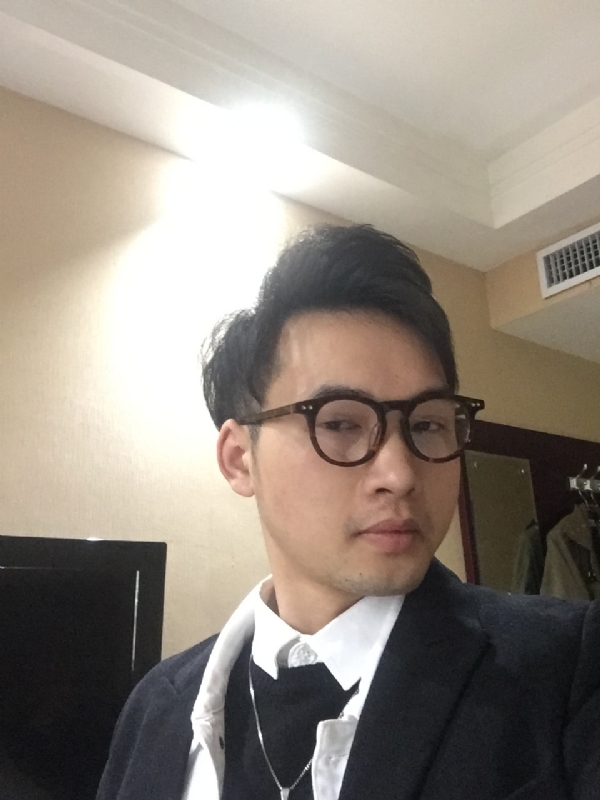 曾亮的第三张照片--渭南相亲服务中心