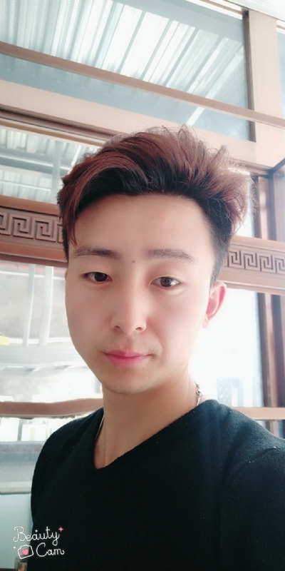 拼命微笑的第二张照片--渭南相亲服务中心