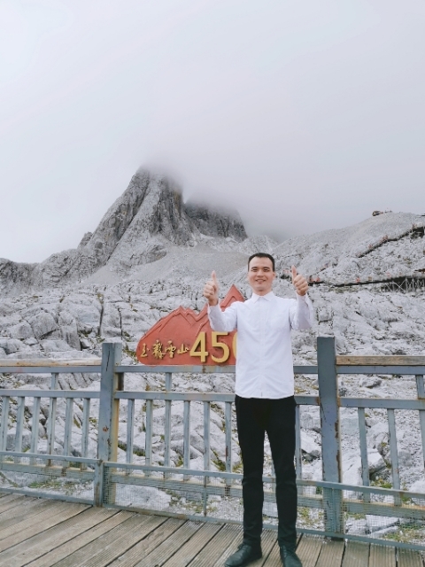 灰太狼的第一张照片--渭南相亲服务中心