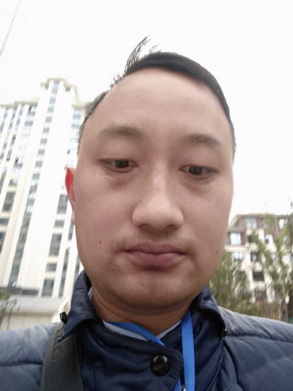 老男人的第一张照片--渭南相亲服务中心