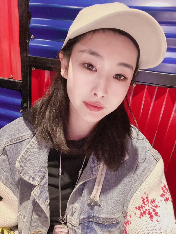 玲珑的第一张照片--渭南相亲服务中心