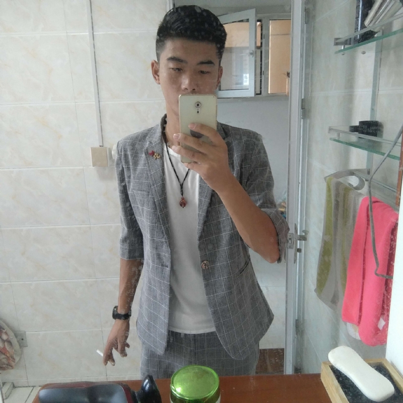 会淹死的鱼的第一张照片--渭南相亲服务中心