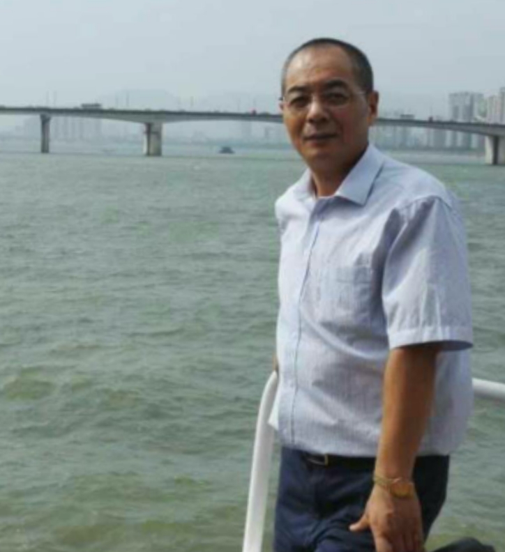 辛民的第二张照片--渭南相亲服务中心