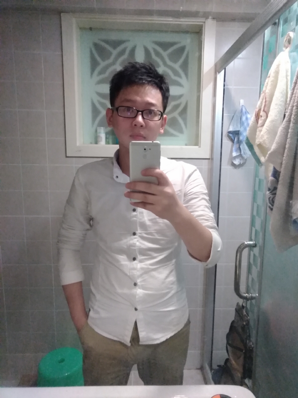 花谢魂伤的第一张照片--渭南相亲服务中心