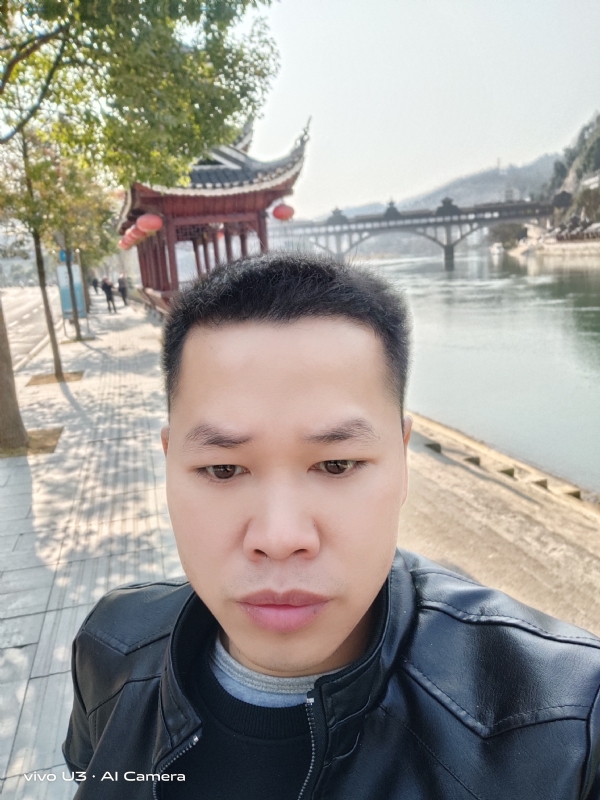 啊锦的第一张照片--渭南相亲服务中心