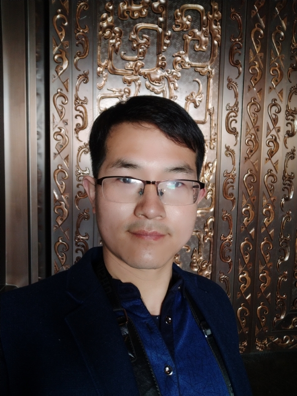 鹏鸟的第一张照片--渭南相亲服务中心