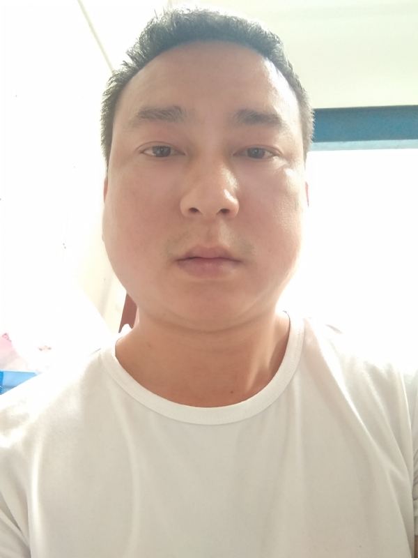 大叔的第一张照片--渭南相亲服务中心