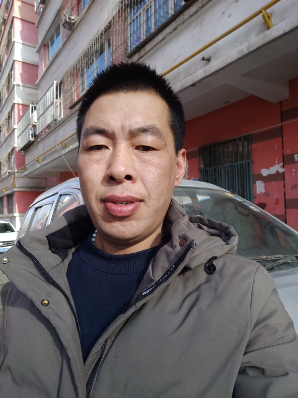 华哥的第一张照片--渭南相亲服务中心