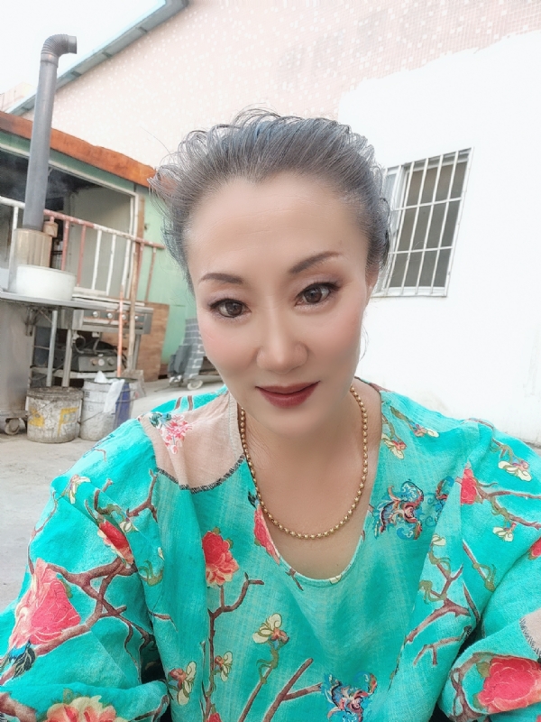 燕子的第三张照片--渭南相亲服务中心